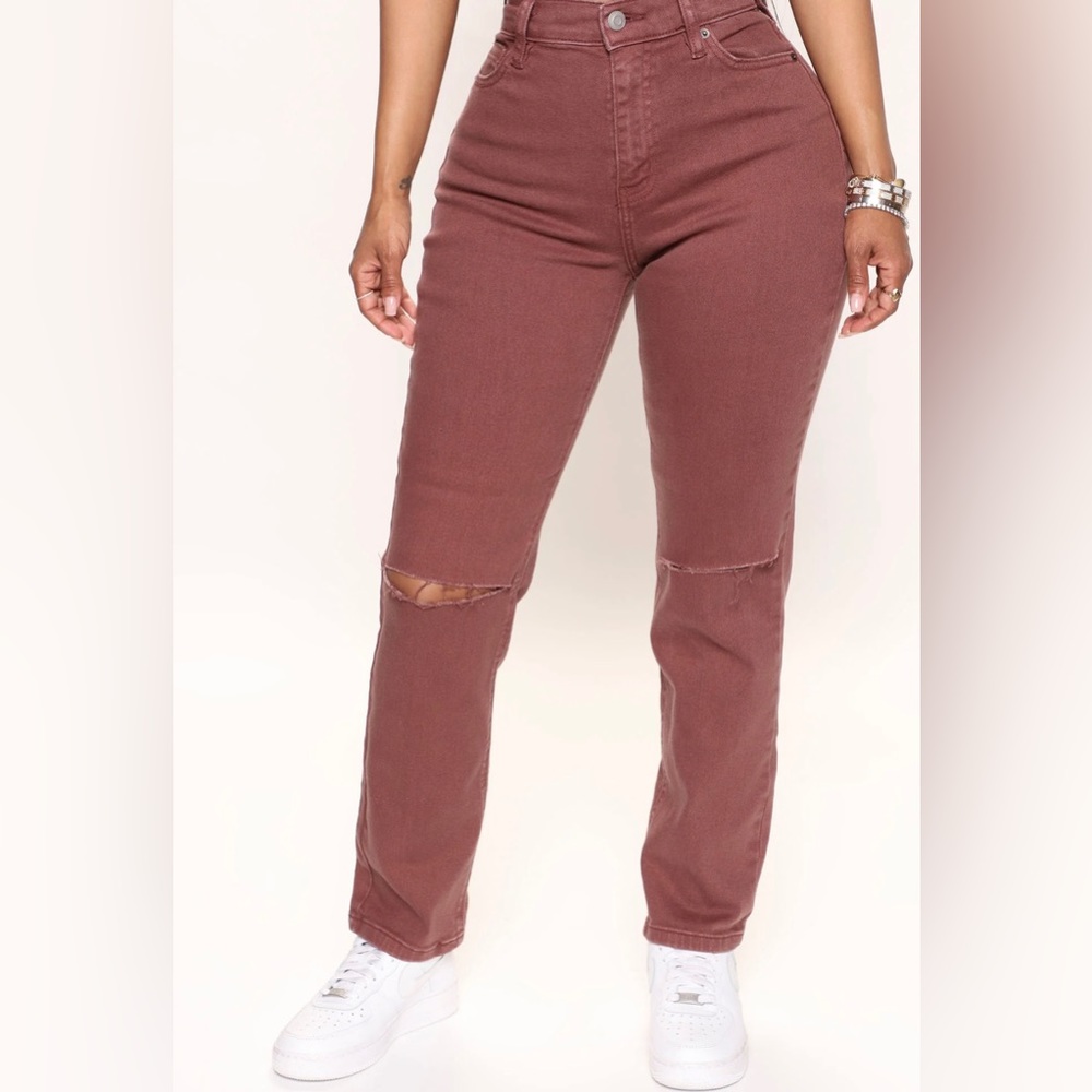 knee slit jeans